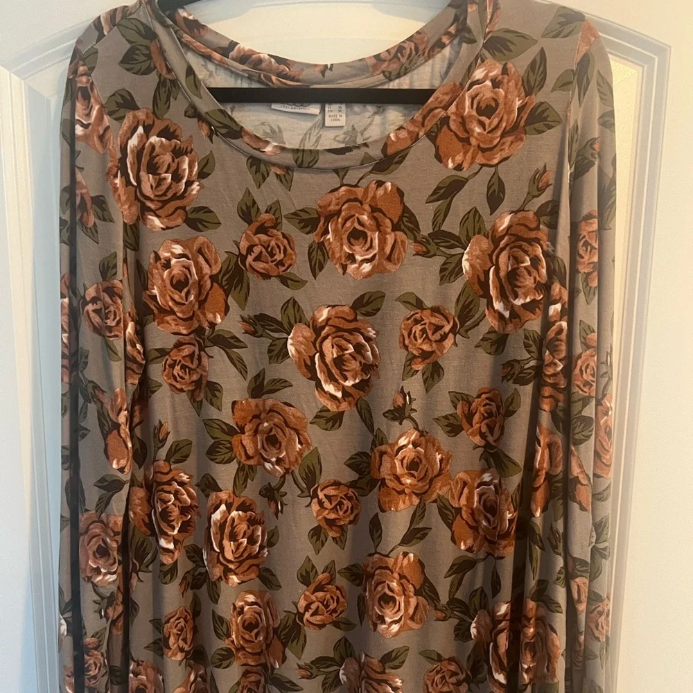 LOGO by Lori Goldstein Multicolor Floral Top - Picture 1 of 3